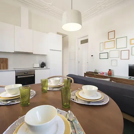 Center Chill By Lovelystay Apartment